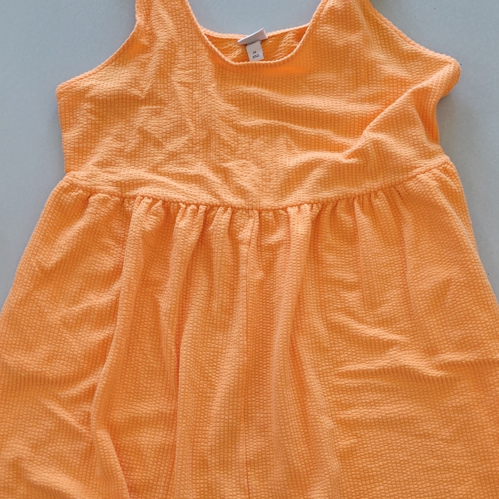 Just in time for the fall or Halloween, a soft dress with pockets